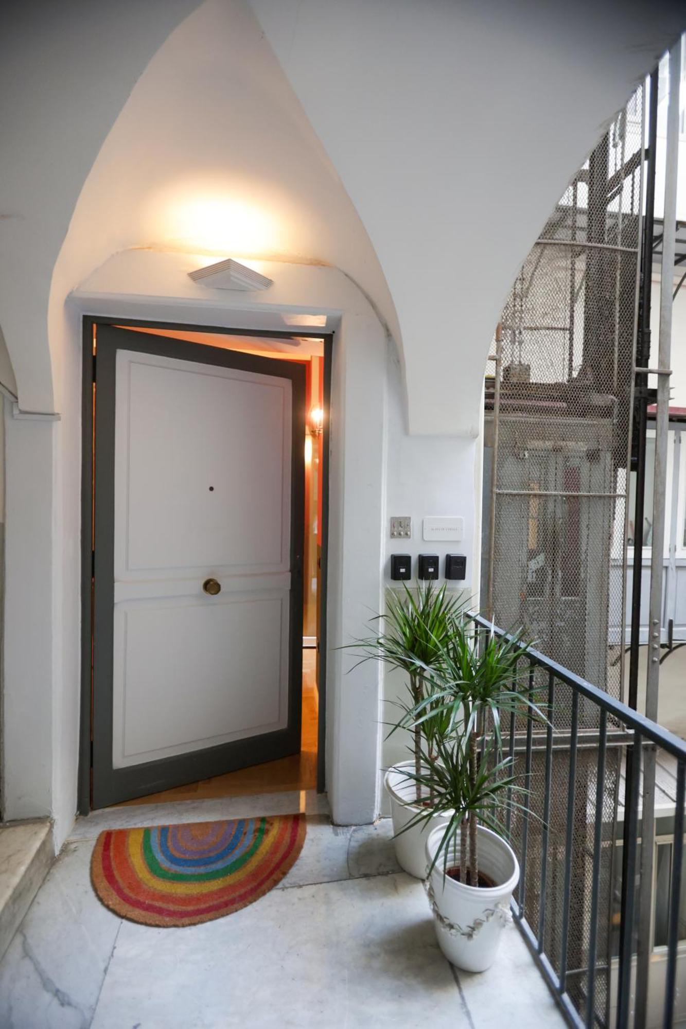 Alma De Chiaja - Design Suites & Apartments Νάπολη Εξωτερικό φωτογραφία